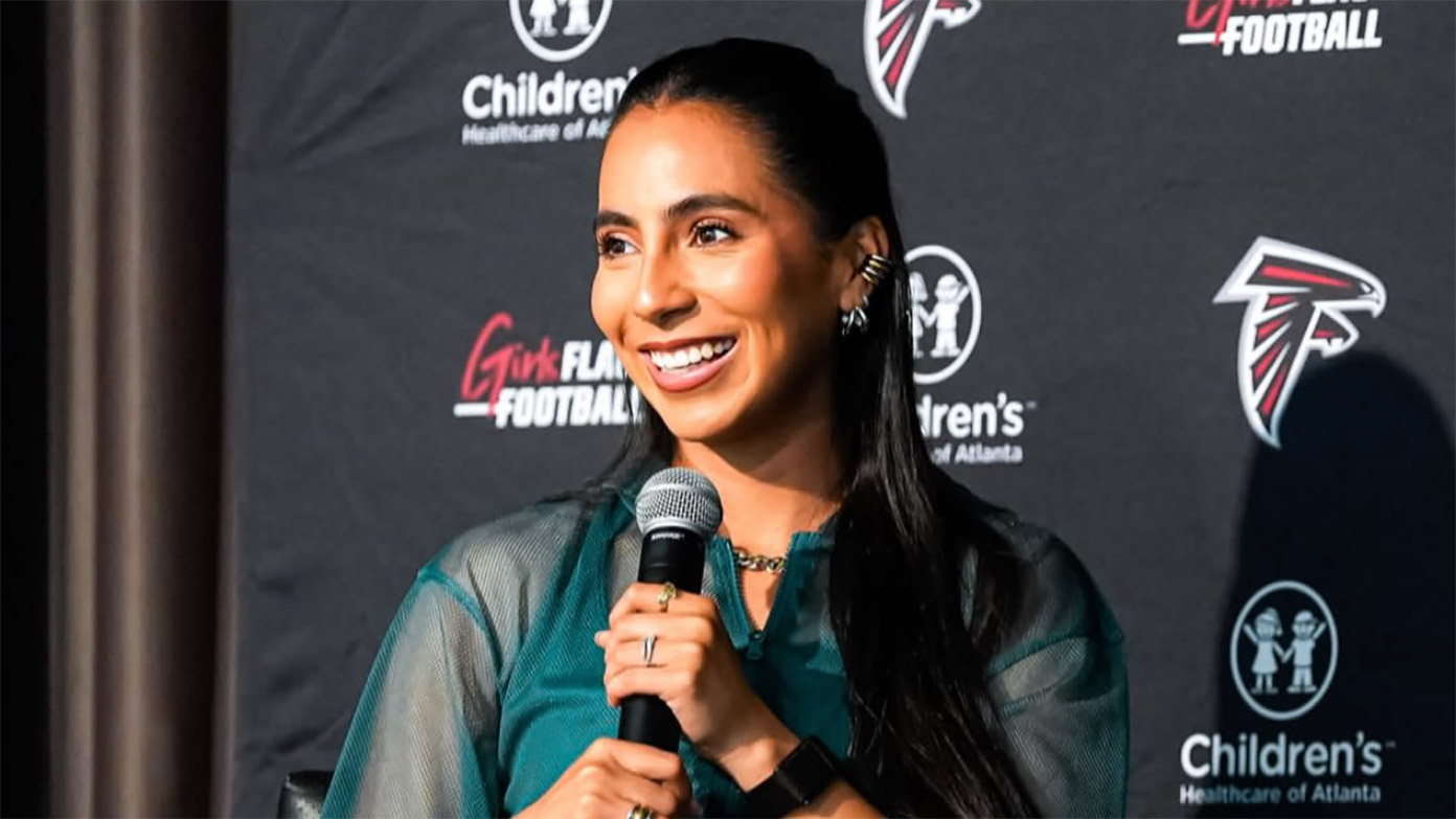 Two-Time World Champion and NFL Global Ambassador Diana Flores kicked off the girls flag All-Star Game last week!