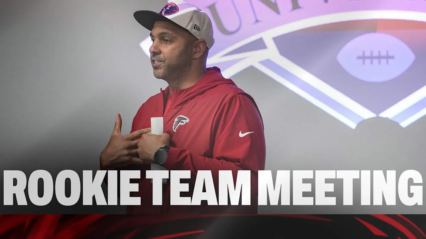 Ian Cunningham presenting to rookies, 'Rookie Team Meeting'