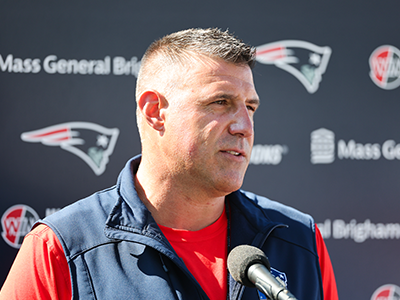 Mike Vrabel talking.