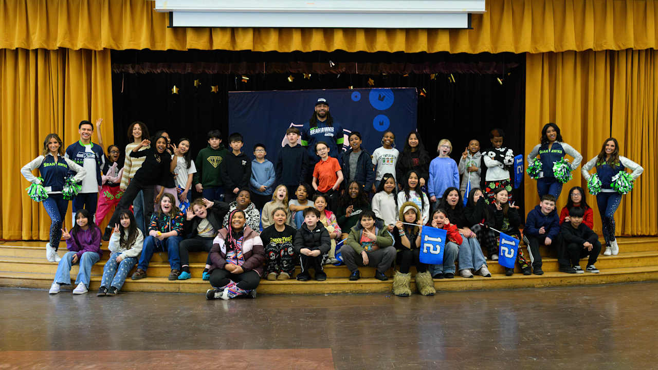 Seahawks Visit Lowell Elementary As Part Of The 12 Pages Reading Program