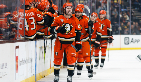 Mason McTavish celebrating a goal