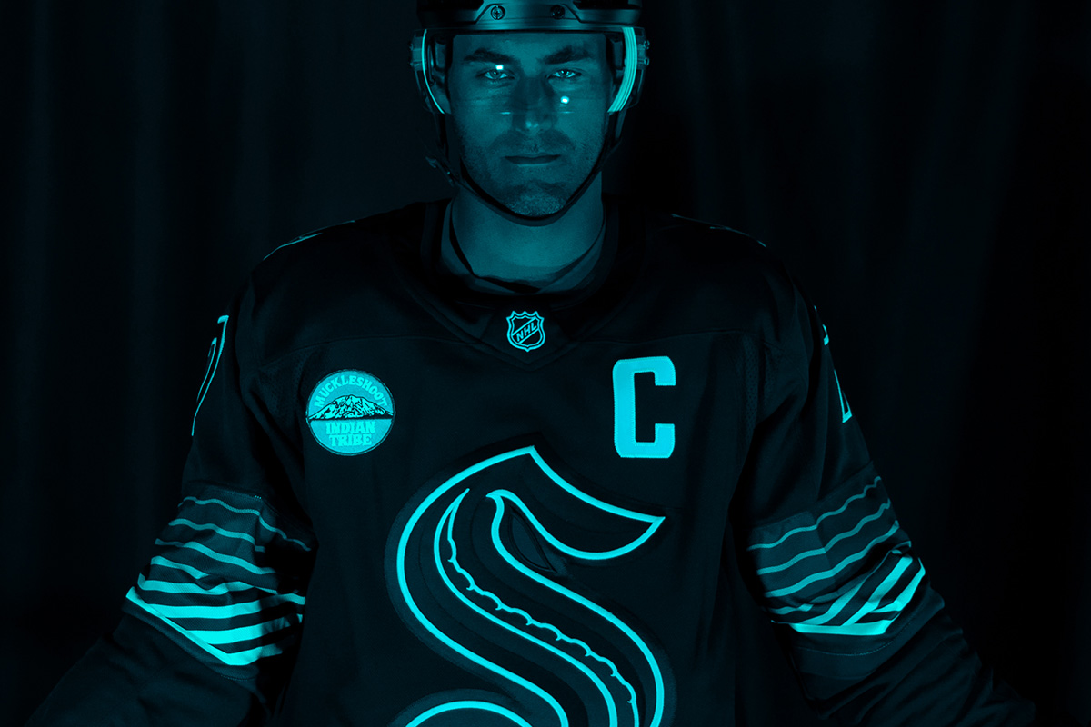 Jordan Eberle wearing the Kraken third jersey lit up