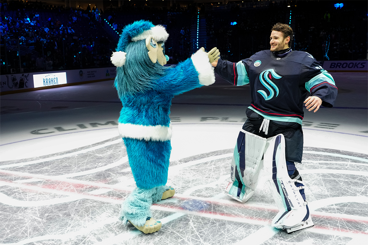 Buoy and Joey Daccord high fiving