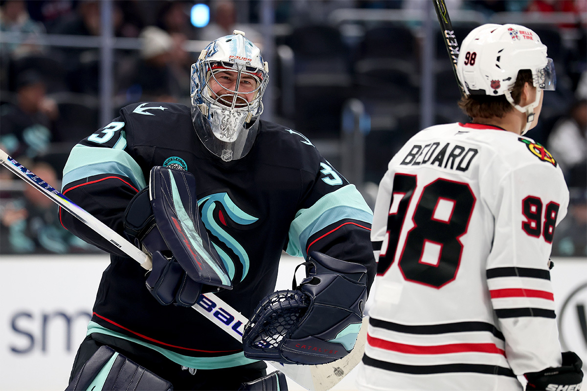 Grubauer photo in game against Chicago