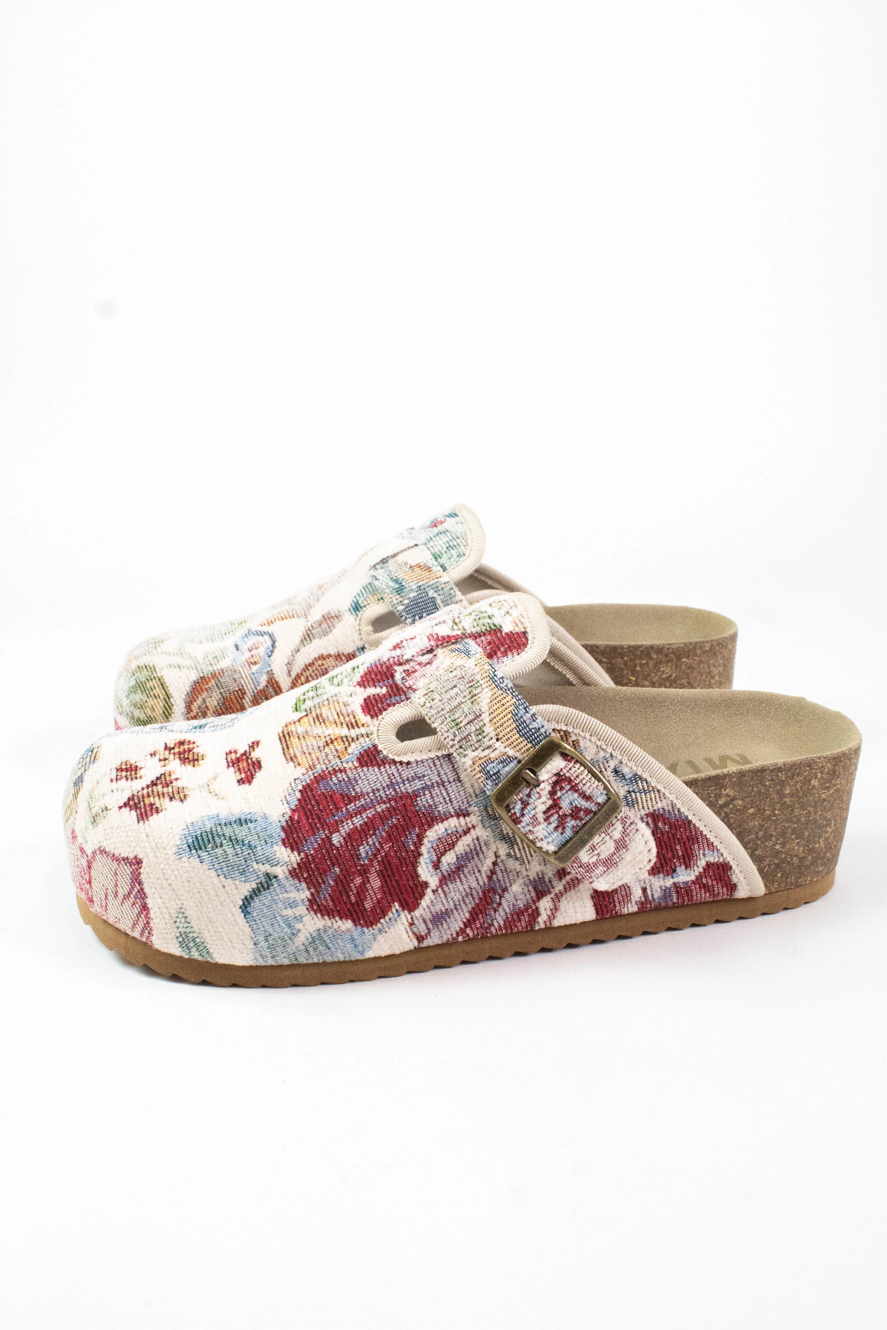 Image of Qwest Platform Clogs, Beige Tapestry