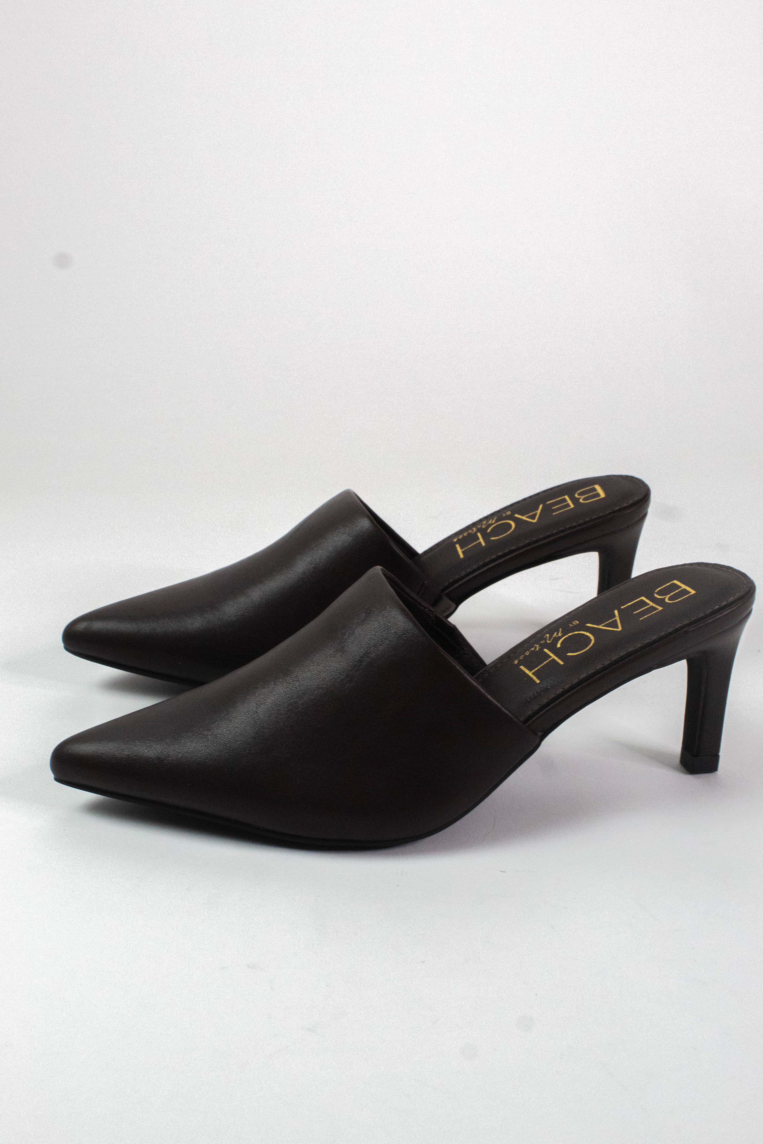 Image of Garret Pointed Toe Heel, Coffee | Beach by Matisse