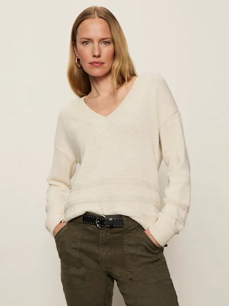 Image of Classic V-Neck Sweater, Chalk | Sanctuary