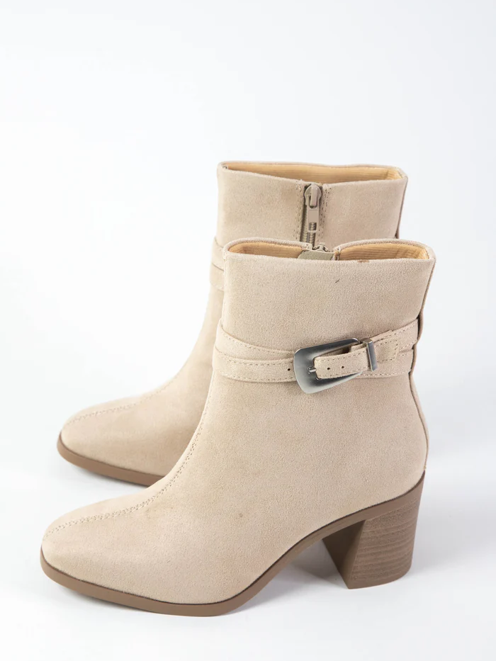 BOOTS 1