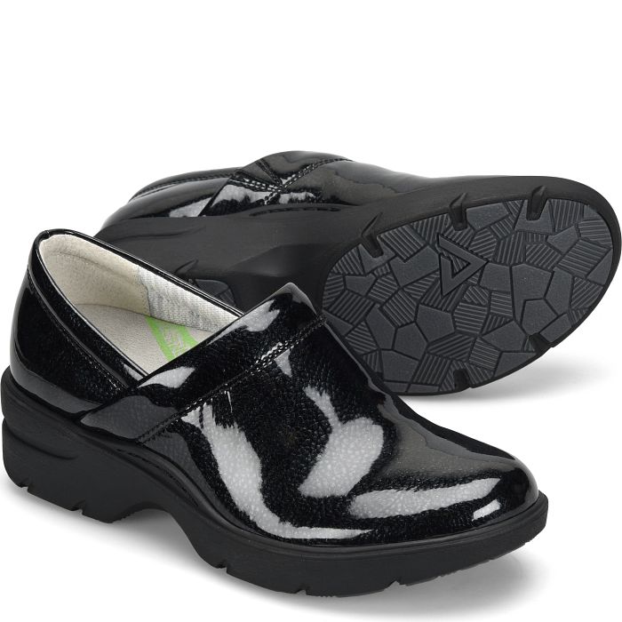 Shop Align™&nbsp;Indya clogs in black