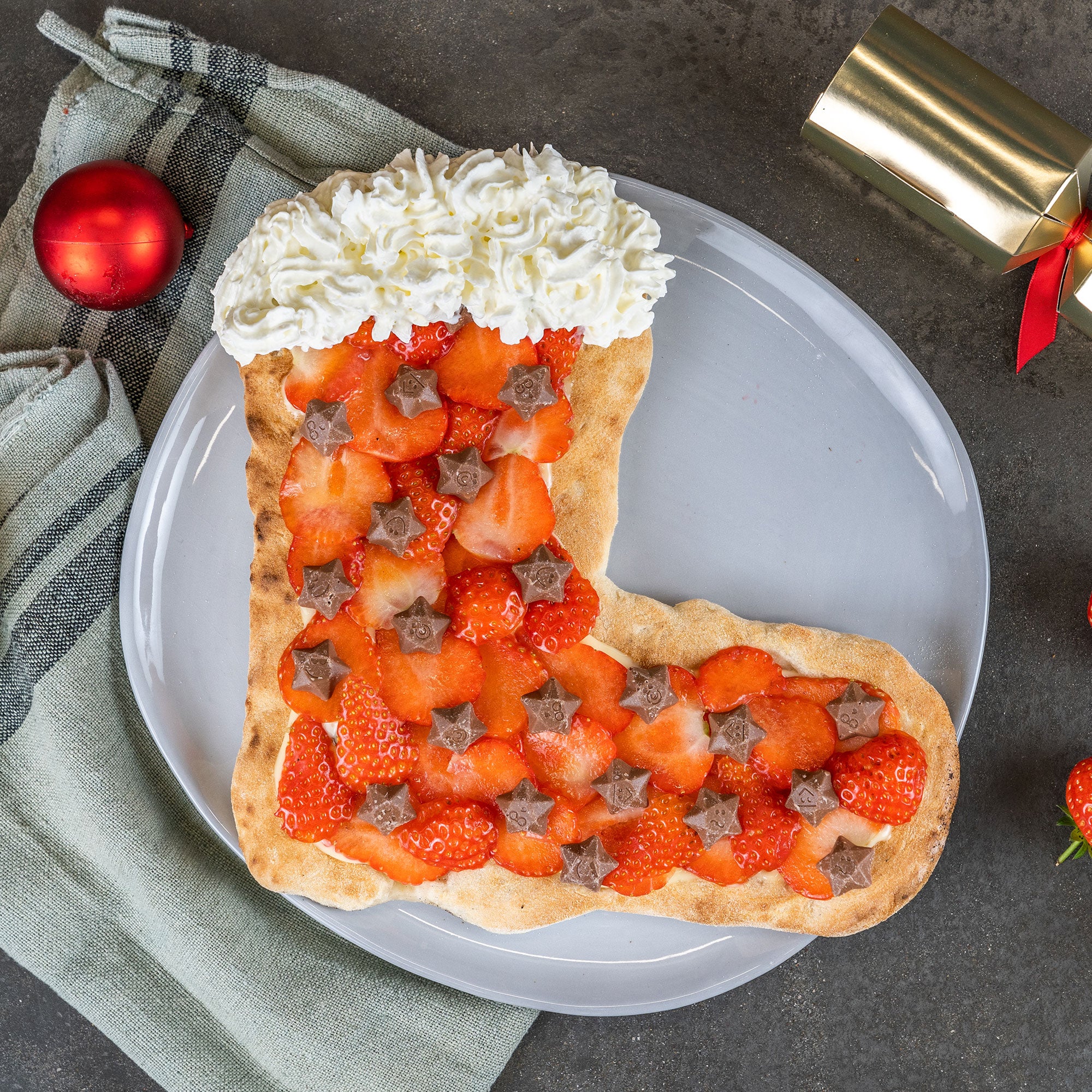 Strawberry and Vanilla Stocking Dessert Pizza
