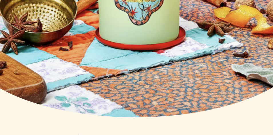 Enjoy Velvet Persimmon, a scent of juicy persimmon, velvety leaves, and mulled cider. 