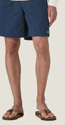 Man wearing a pair of Men’s Baggies™ Longs with a seven-inch inseam