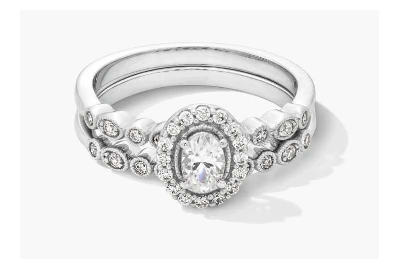 GIF showcasing beautiful Gold and Diamond jewellery