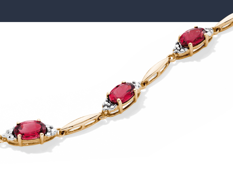 GIF showcasing stunning Diamond and Gold Bracelets & Necklaces
