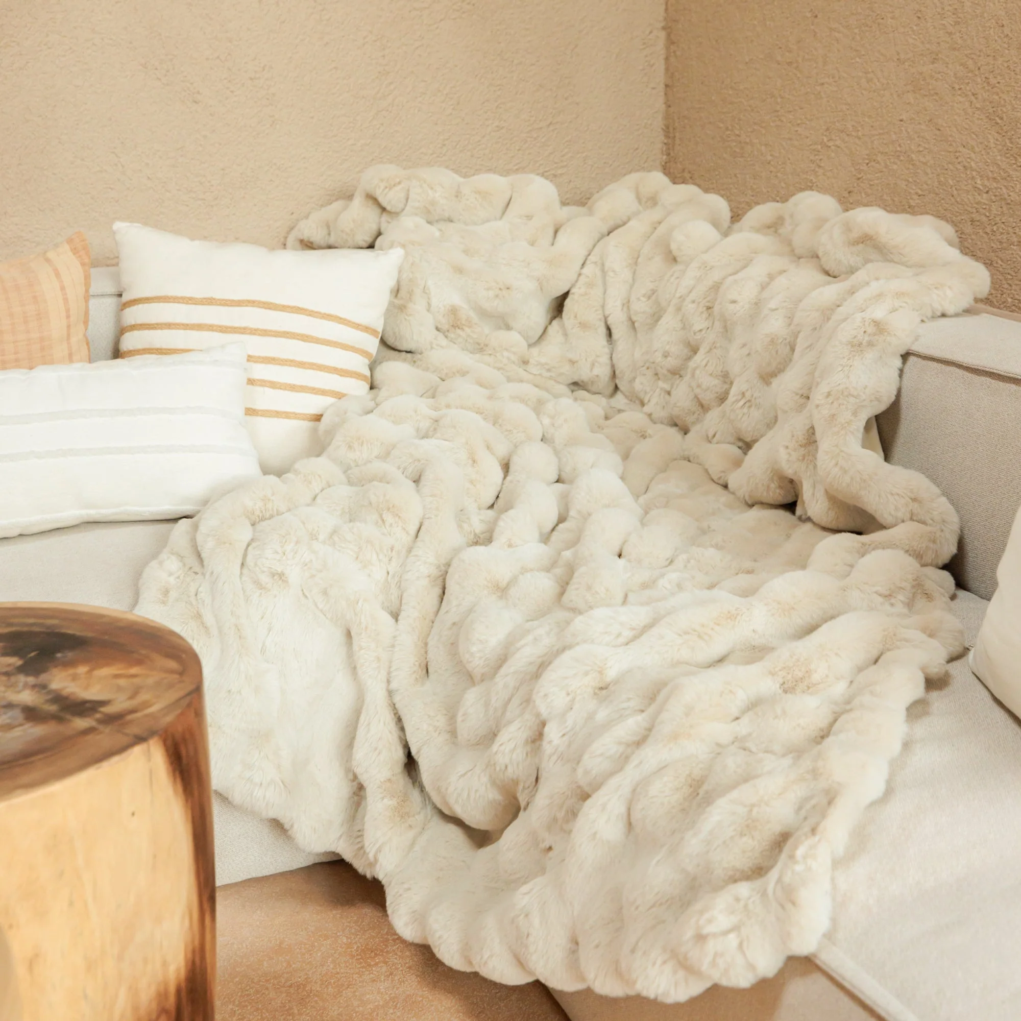 Image of Plushie Faux Fur Blanket