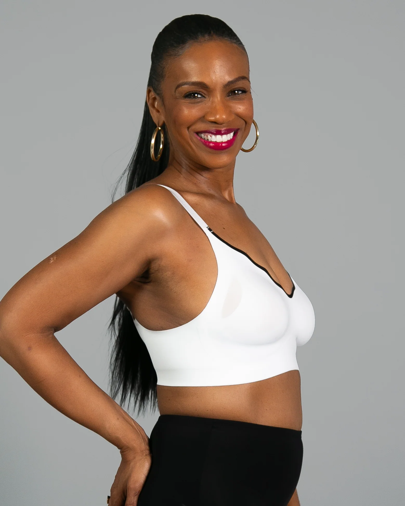 Image of Invisible Edge Scalloped Neckline Bra