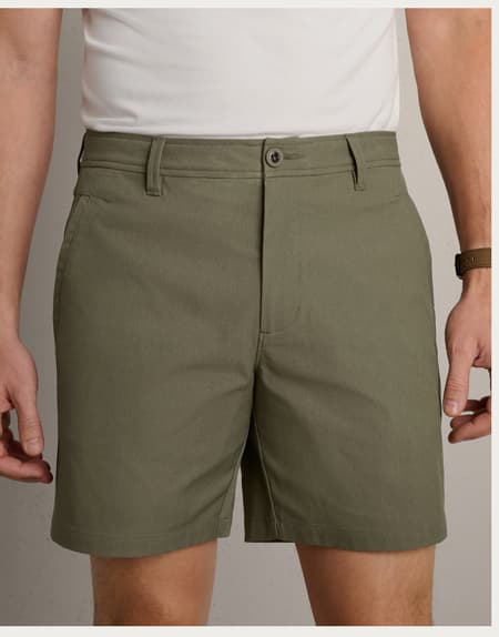 7" Nomad Tech Chino Short