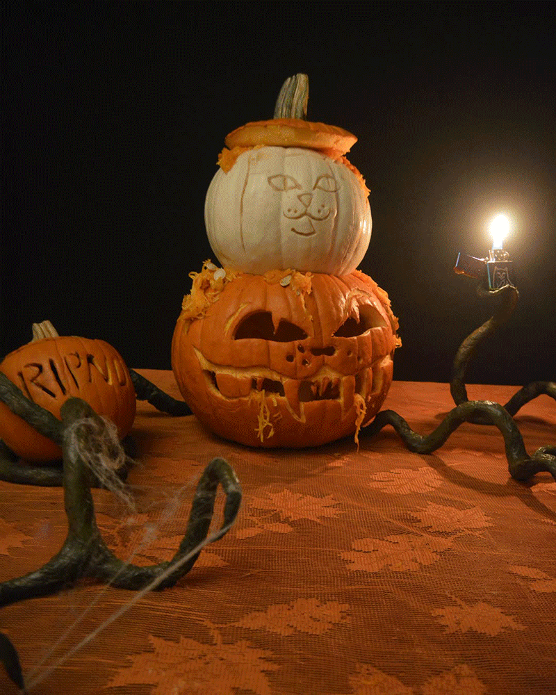 pumpkin carving contest!