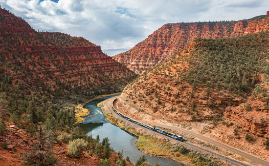 Canyon Spirit train