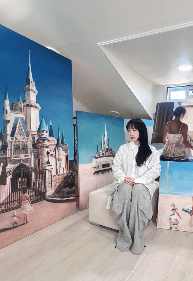 photo of the artist in her studio