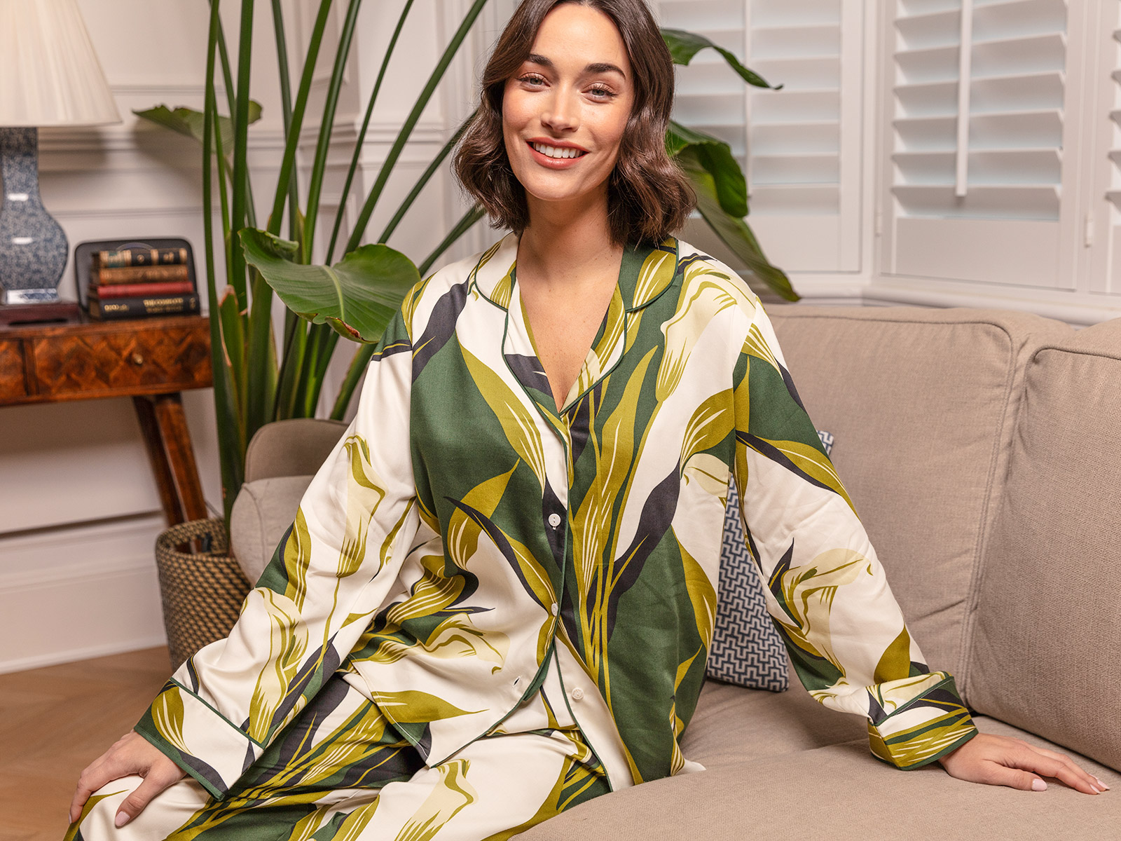 Inspired by the serene beauty of the English countryside. A modern style with exquisite softness.
