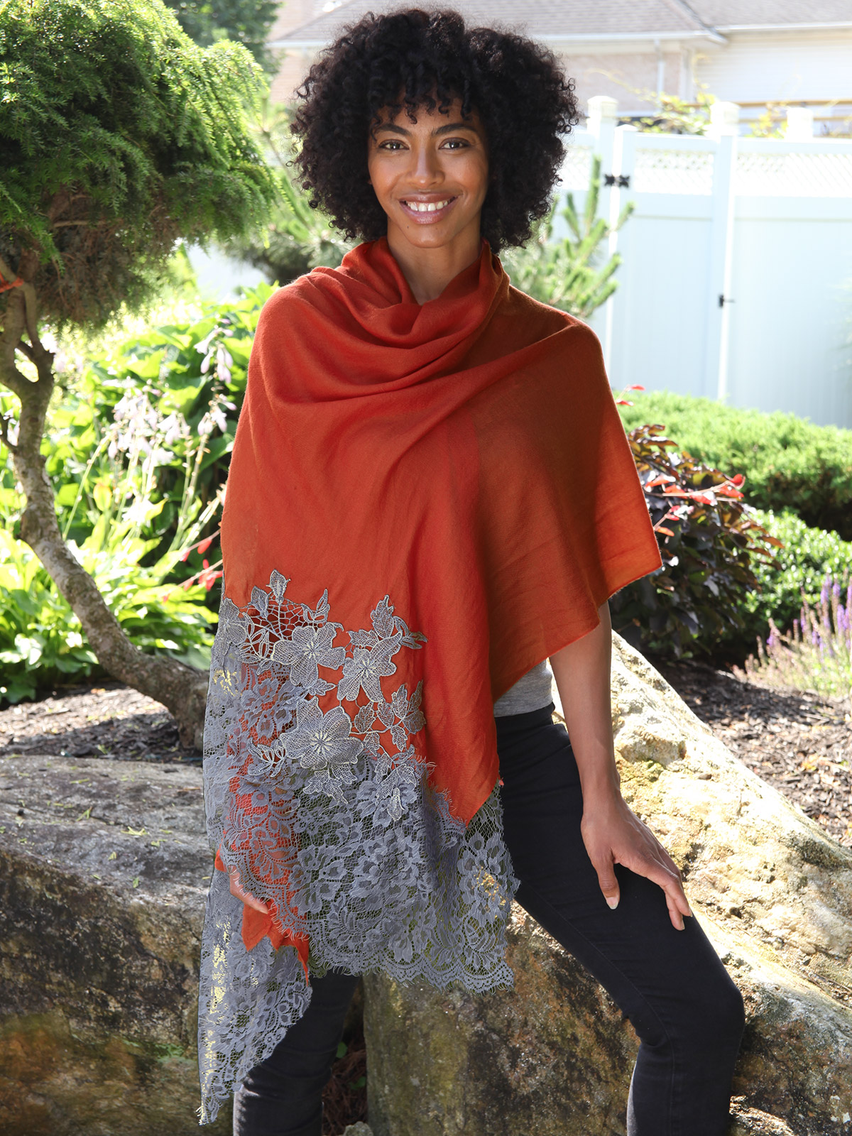 Rowena: A light and luxurious 100% cashmere shawl.