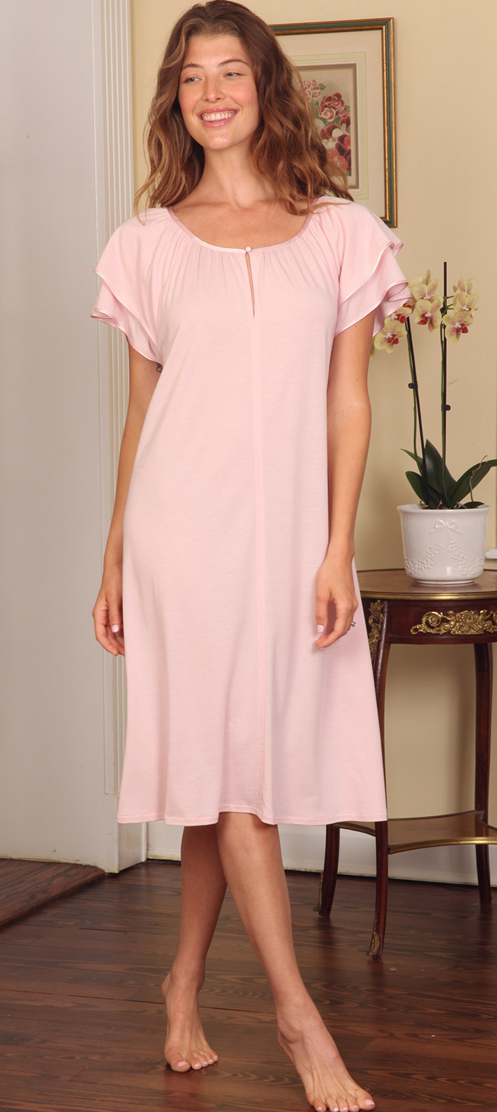 Sophistication and feminine charm marries exquisite & elegant design of this lavish Pink gown