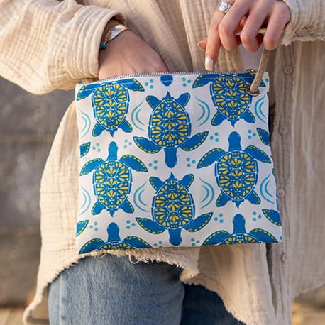 Swimming Sea Turtles Slim Crossbody