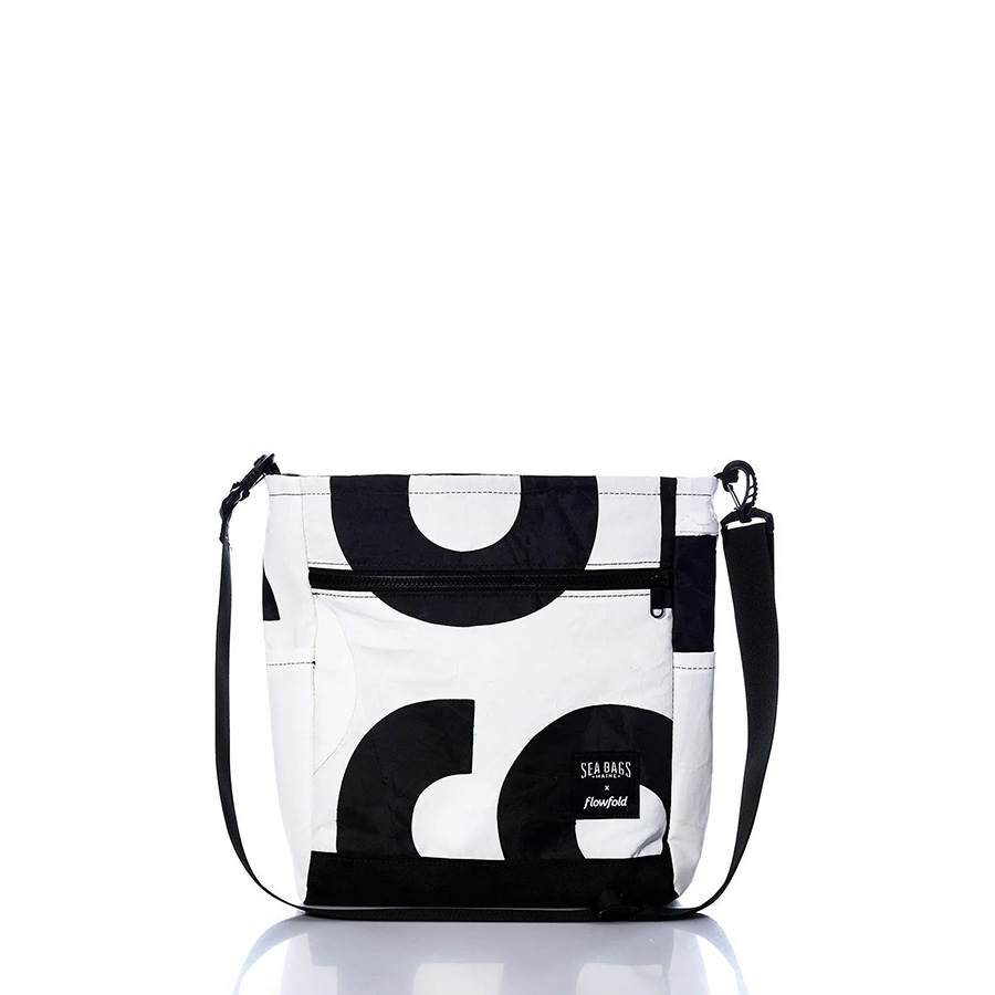 Vintage Black 9 Medium Voyager Crew Crossbody