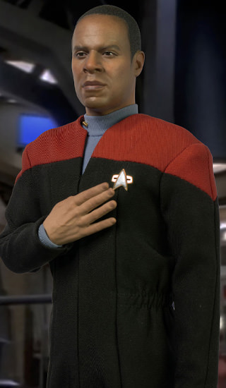 Commander Benjamin Sisko Sixth Scale Figure