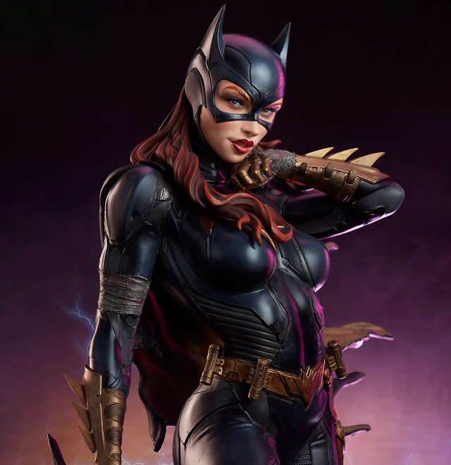Batgirl Premium Format Figure