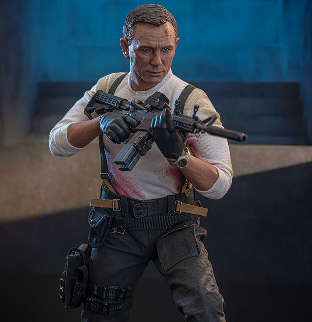 James Bond (Commando Outfit) Sixth Scale Figure
