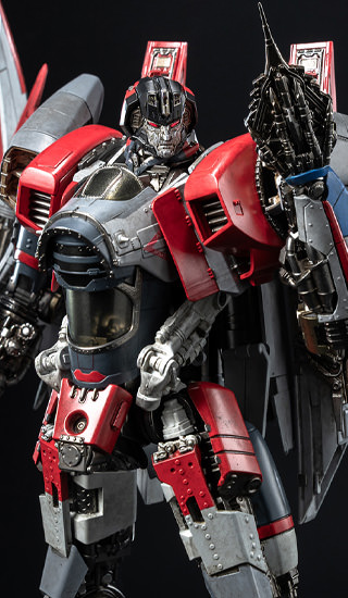 Starscream DLX Action Figure