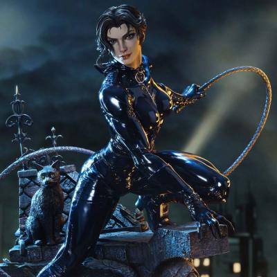 Catwoman (Deluxe Bonus Version) 1:3 Scale Statue