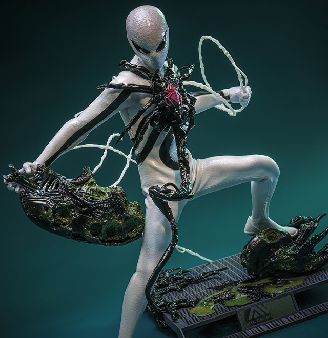 Miles Morales (Aliens vs Avengers Suit) Sixth Scale Figure