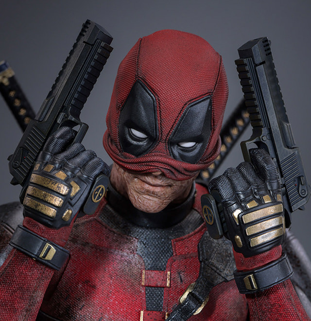 Deadpool (Battling Version) Sixth Scale Figure
