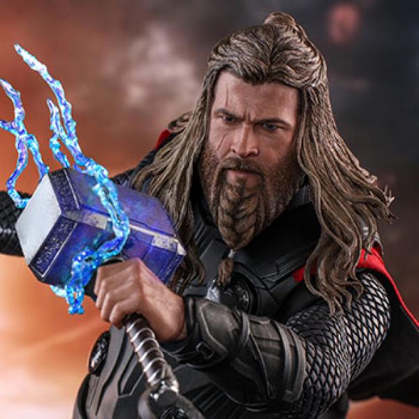 Thor Sixth Scale Figure by Hot Toys