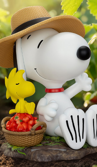 Strawberry Snoopy (Peanuts) Statues by Beast Kingdom