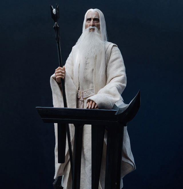 Saruman Sixth Scale Figure