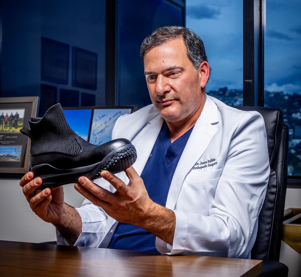 Dr. Jason Snibbe