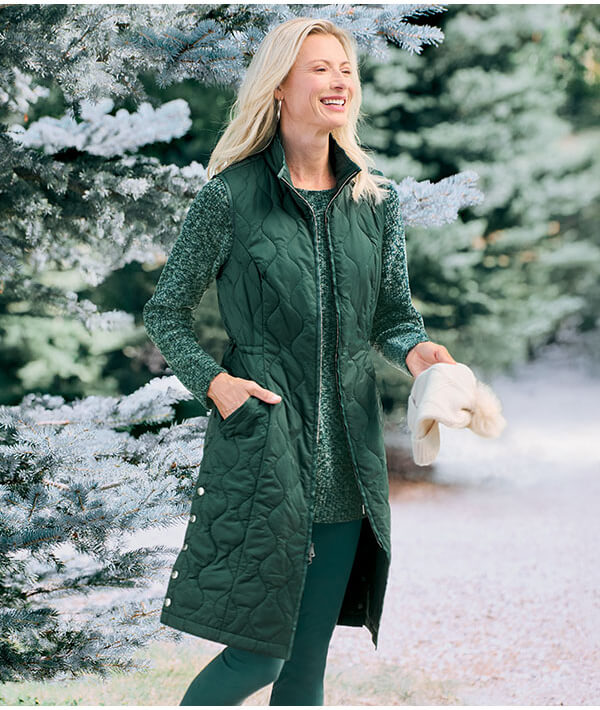 Daybreaker Lightweight Long Quilted Vest outfit