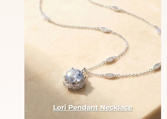 Lori Pendant Necklace