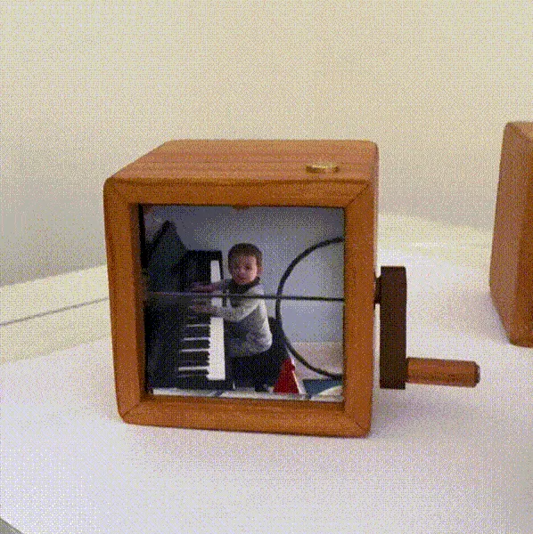 Image of Custom Photo Flipbook Frame Animation Machine Mechanical Hand-cranked Flipbook Box Photo Album with Light Black Walnut Anniversary Gifts