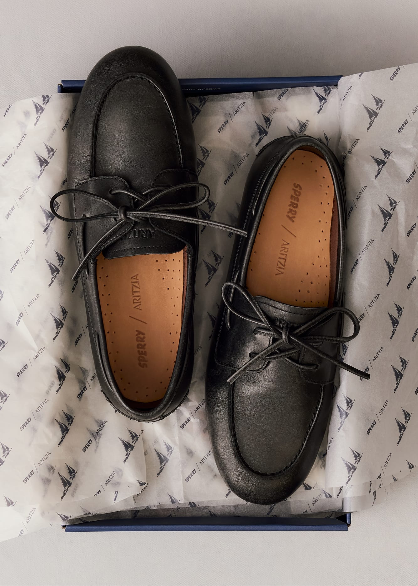 Sperry x Aritzia Slim Boat Shoe in Black