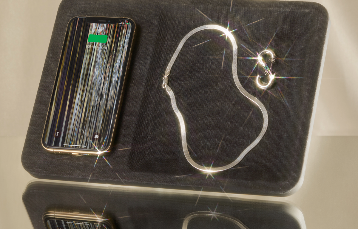 the perfect present *does exist, and it's something they'll actually use. power their day and lift their spirits with a thoughtful, beautiful courant charger.