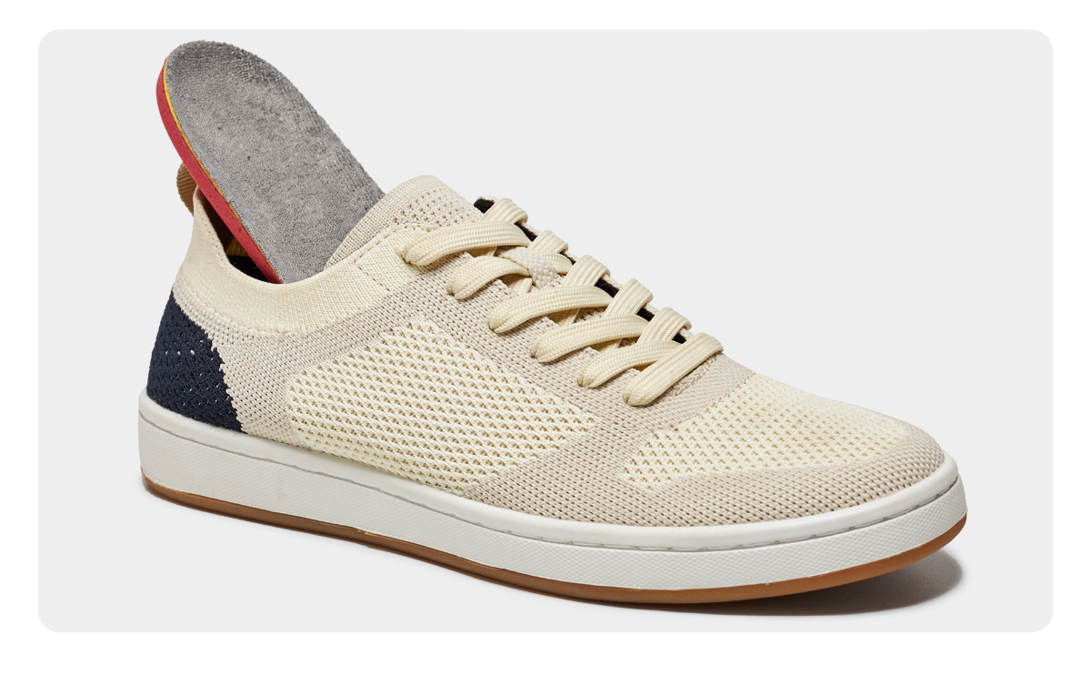 Cushiony and breathable insoles provide cloud-like support while wicking away sweat.