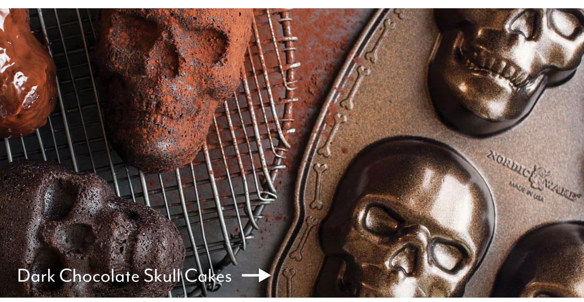Dark Chocolate Skull Cakes