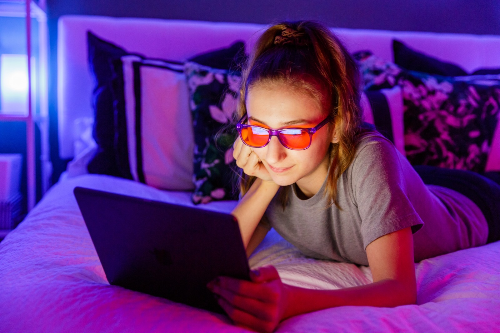 Reading Night Swannies