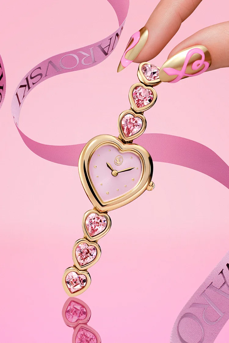 Idyllia heart watch on pink background