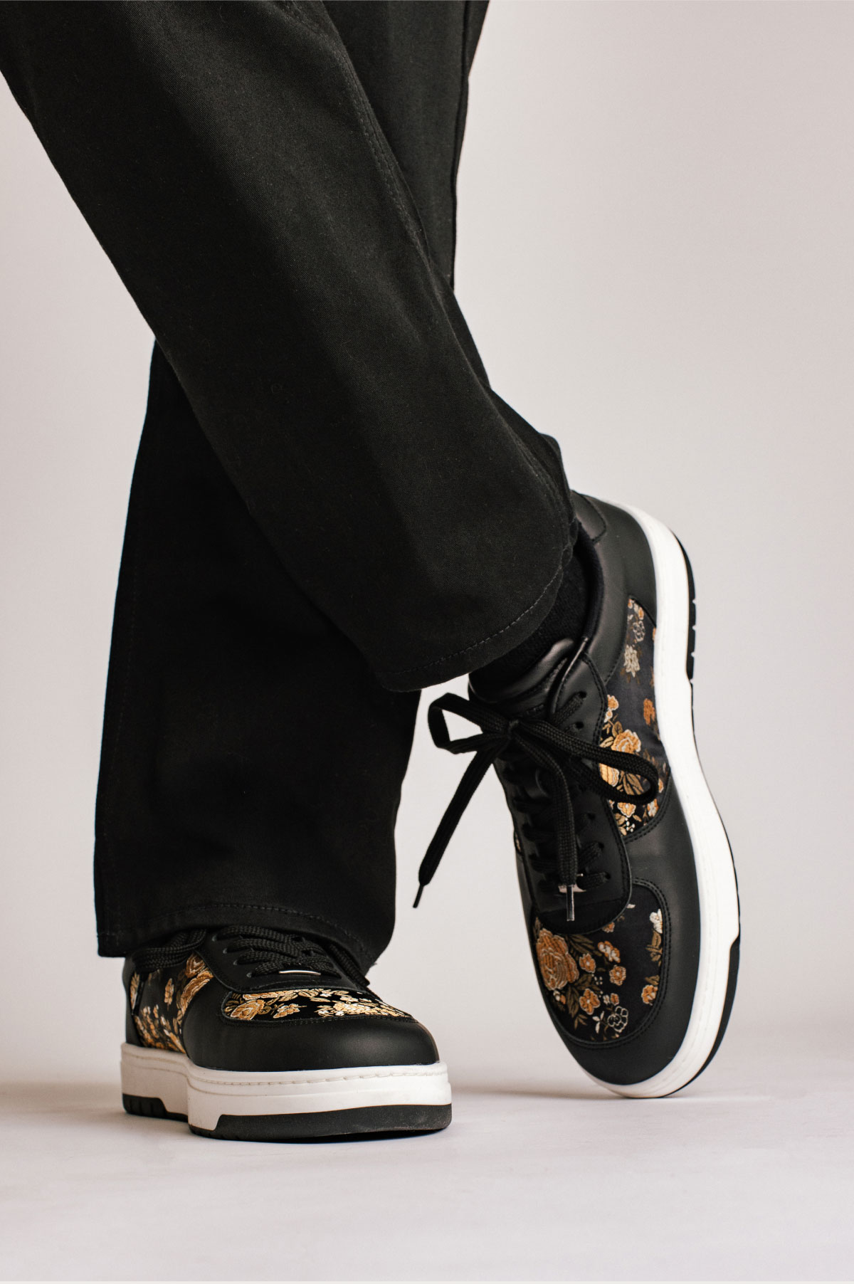 TAFT sneakers